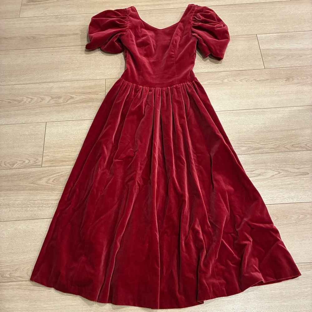 NWT Laura Ashley Women’s Vintage 80s Red Velvet Puff Sleeve Midi Dress Size 6 - Picture 2 of 8